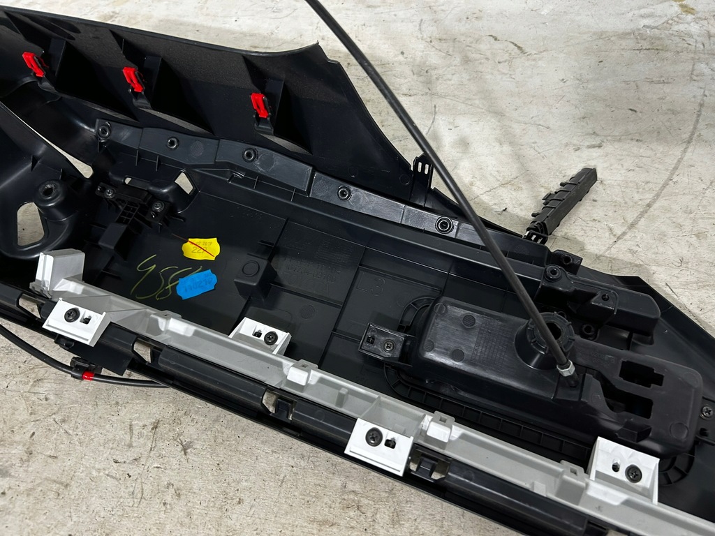 фото №10, Corolla e21 kombi обшивка обивка багажника левая góra с led