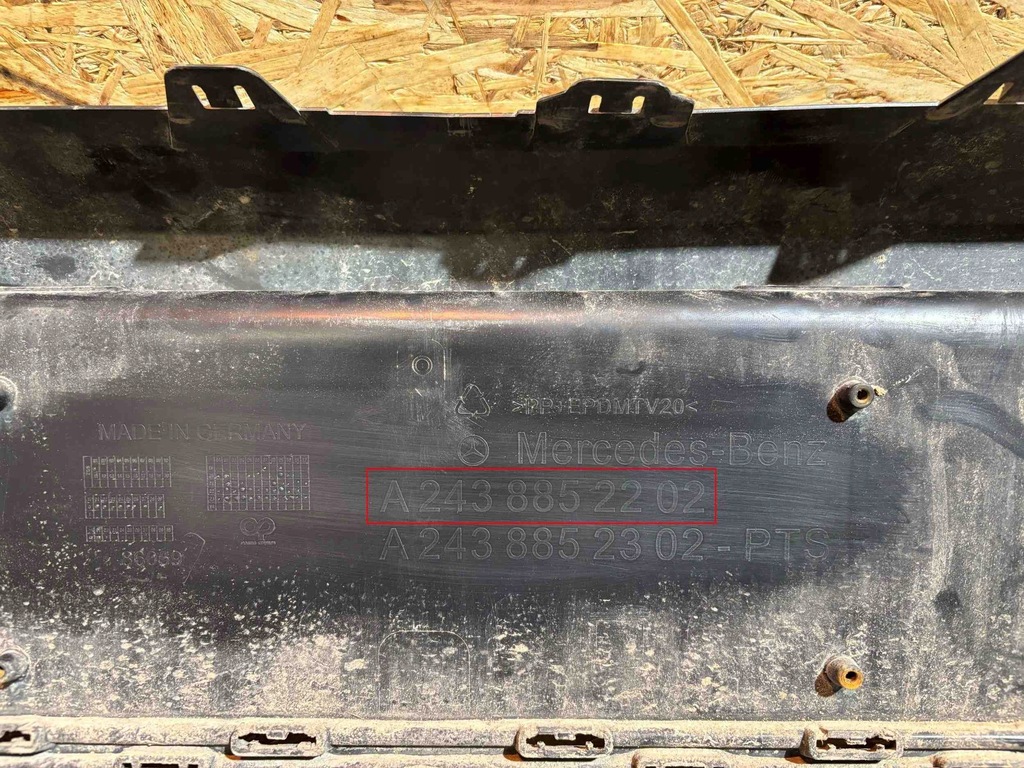 фото №9, Дифузор заднього бампера mercedes-benz eqb x243 a2438852202 0.0l electric