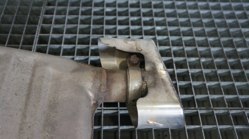 Гаситель конечный выхлоп левая mercedes slk w172 r172 Недорого