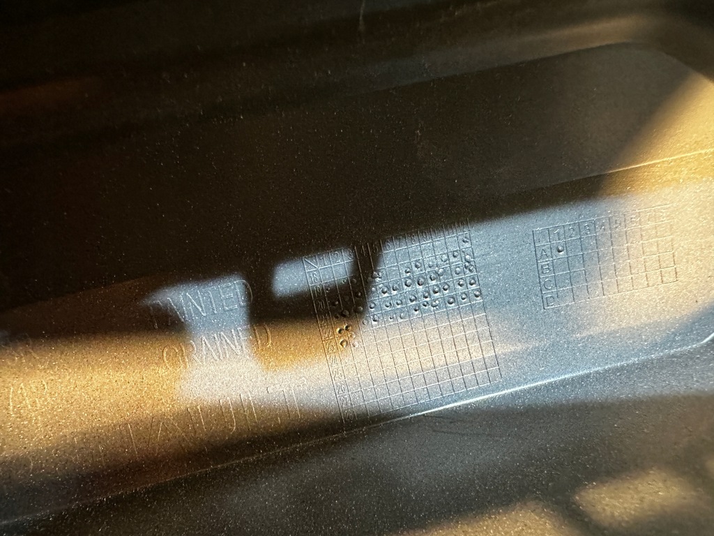 фото №11, Renault captur ii молдинг бампера перед спойлер dół накладка 620842373r