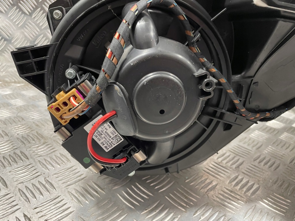 фото №8, Отопитель корпус воздуходувка skoda octavia ii lift eu 1z1820003fp