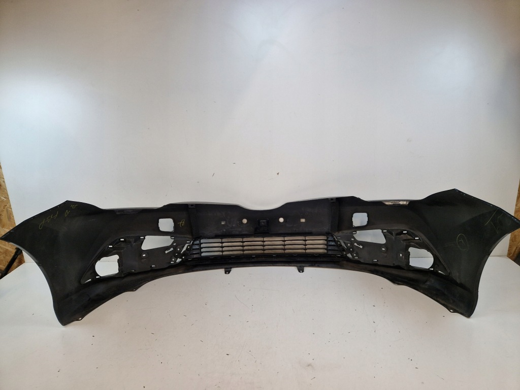 Toyota auris 2 2 рестайлінг  бампер передній перед 52119-02k40 Зі Шроту