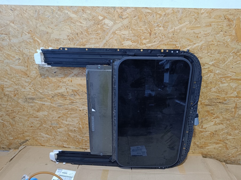 фото №1, Крыша люк cayenne 7p5 ii