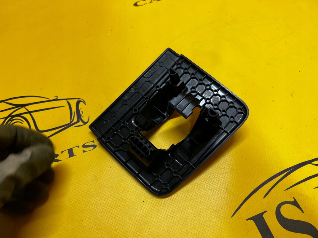 фото №8, Левая защита заглушка рейки сиденье audi sq7 q7 4m0