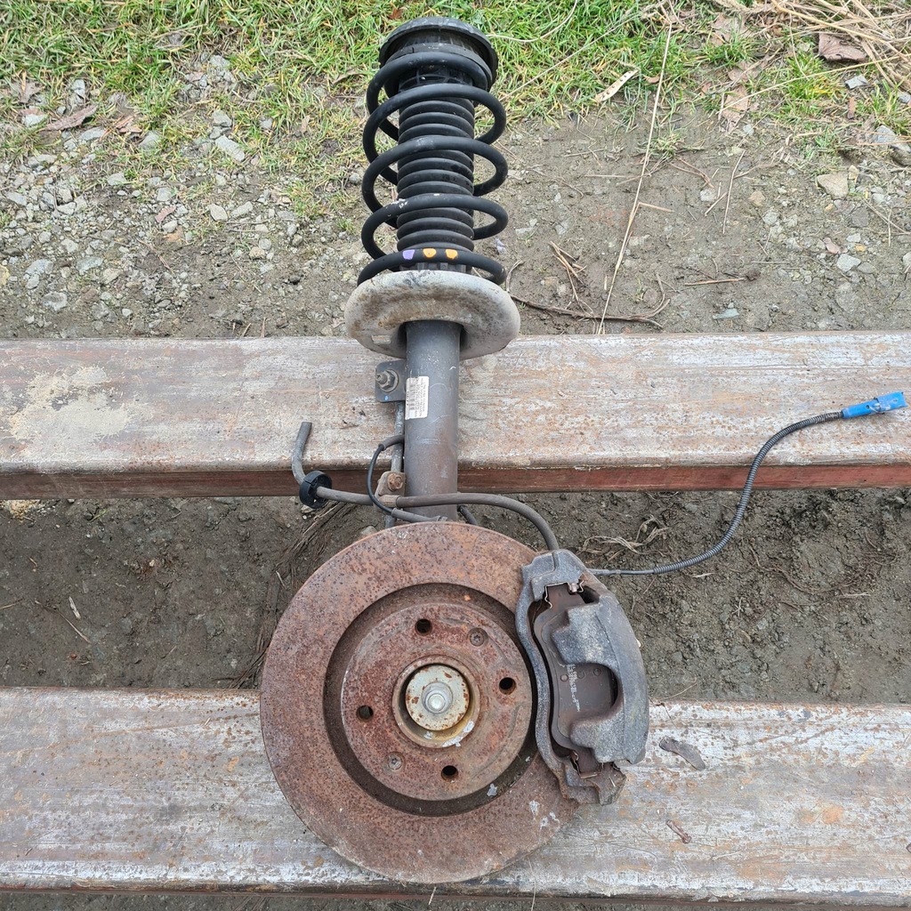 фото №1, Citroen c3 208 207 амортизаторна стійка правий перед поворотний кулак