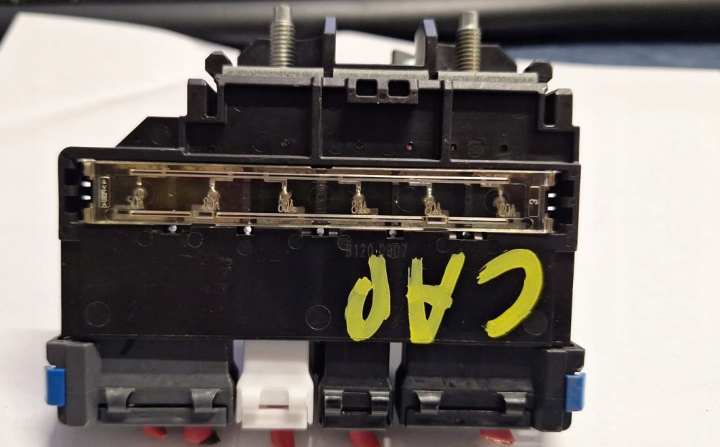 фото №3, Распределитель тока клемма плюсовая renault captur ii состояние jak новый