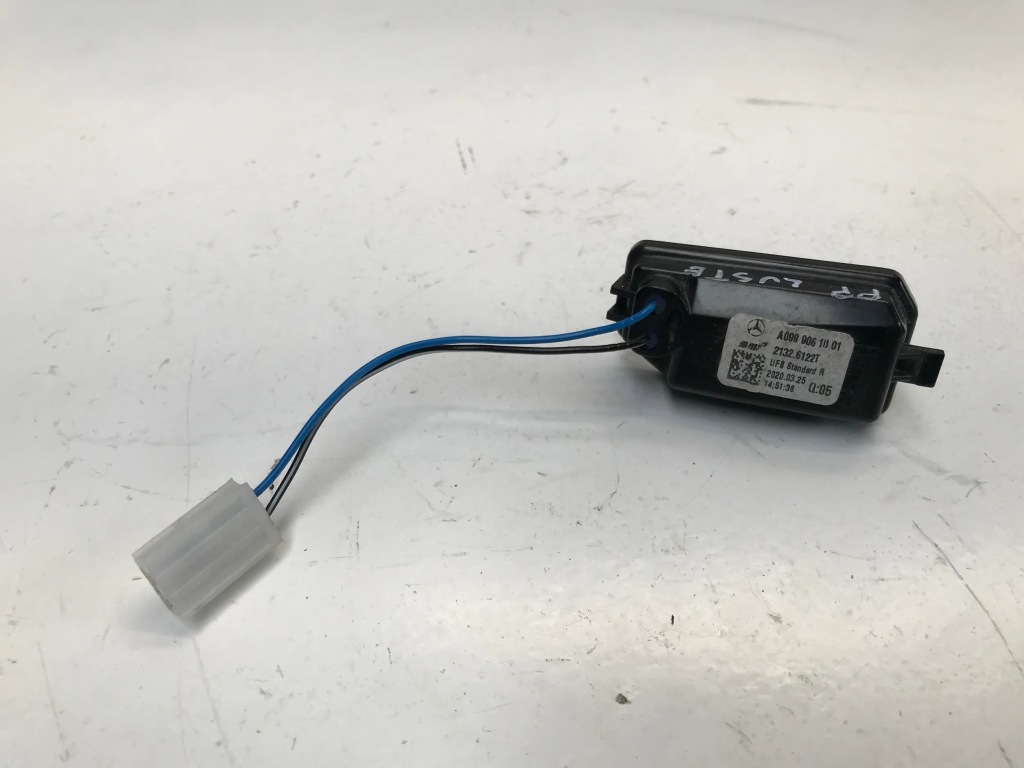 фото №3, Mercedes w247 лампа зеркало правая