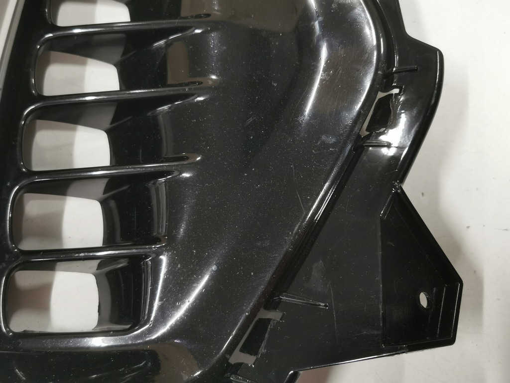 фото №9, Решётка бампера hyundai santa fe xl правая 758.