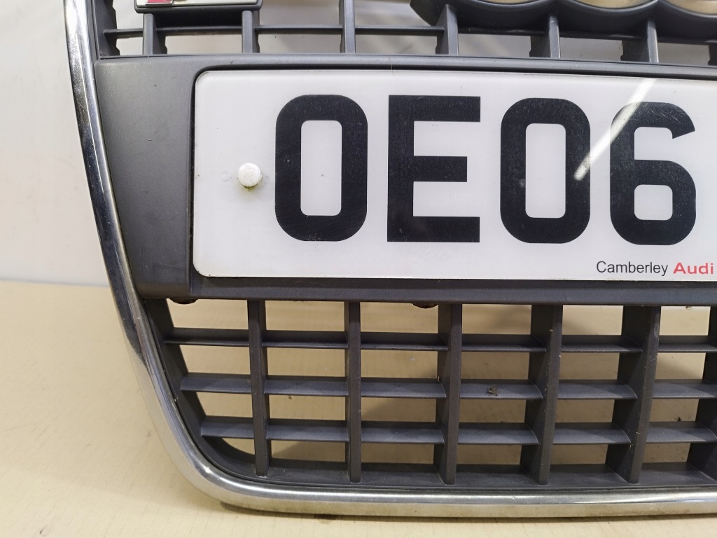 Решётка радиатора решётка радиатора бампер перед audi a4 b7 s-line lata 2005-2008 8e0853651m Недорого