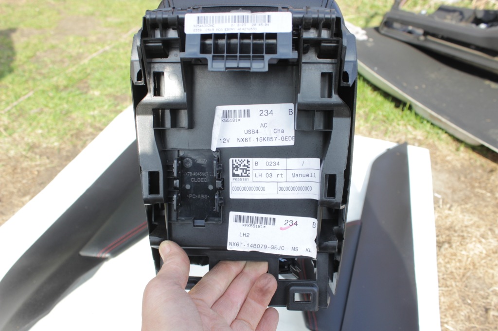 Купити Focus iv focus mk4 st - підлокітник "st"