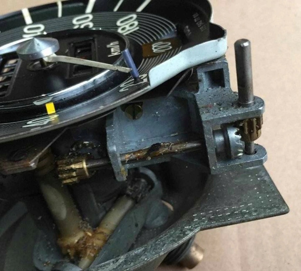 фото №7, Mercedes-benz w115 1971 лічильник / спідометр