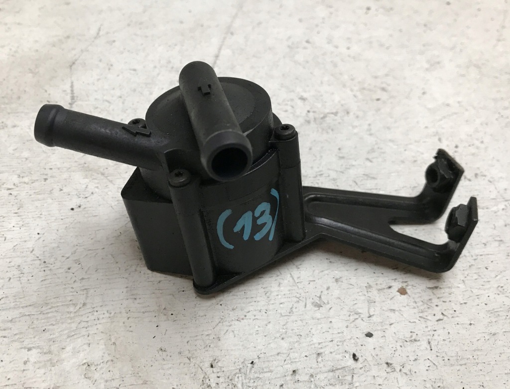 Купить Bmw 5 f10 f11 дополнительная помпа воды 7589636 13