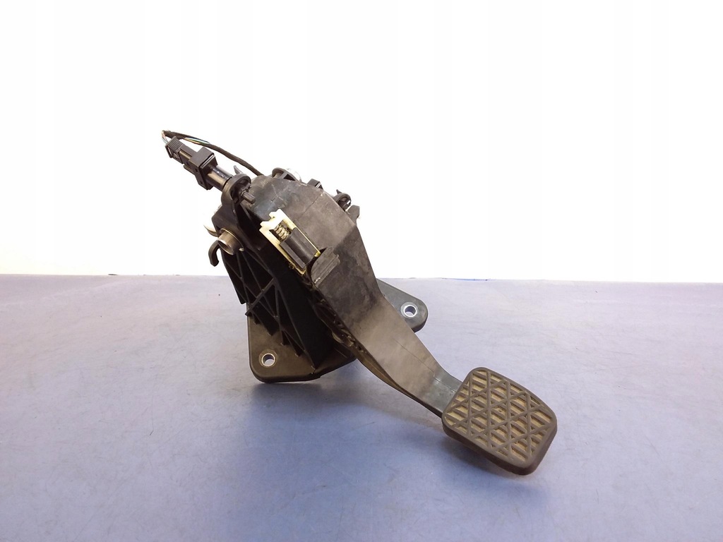 фото №1, Mercedes a w176 педаль помпа зчеплення a2462900112