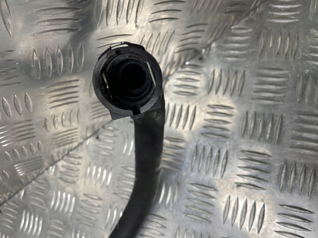 фото №3, Mercedes w213 шланг труба воды a2135011782