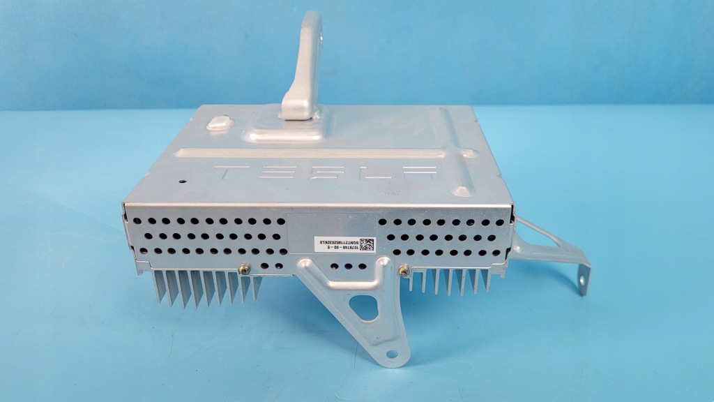 Tesla model 3 21r підсилювач аудіо 1079748-00-e Оригінал