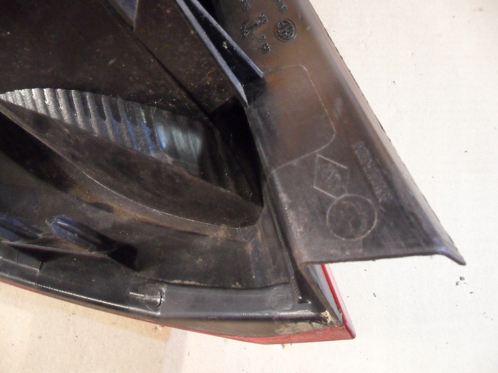 фото №9, Dacia sandero i лампа правий задня 62421002