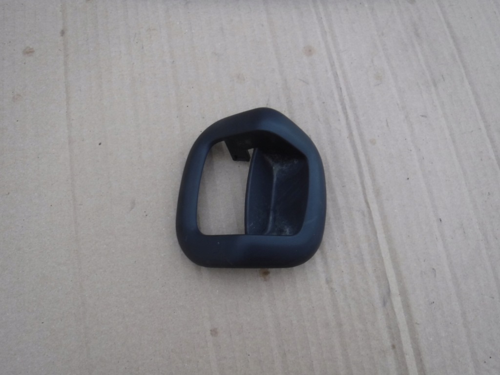 фото №1, Защита ручки открывания сиденье левый перед audi a3 8v 8v3881607