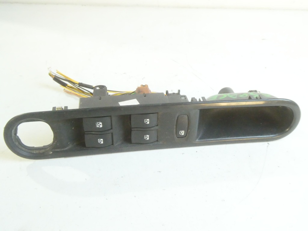 фото №1, Панель керування перемикач вікон лівий перед renault espace iv 8200519356