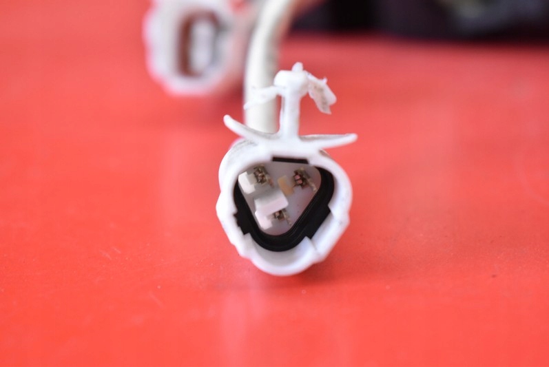 фото №8, Замок двері лівий перед eu suzuki baleno 1 i 00r