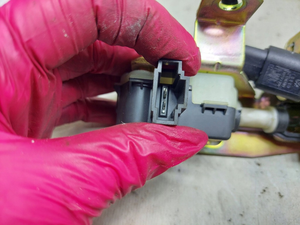 Замок скло задній porsche cayenne 7l0827506c Недорого