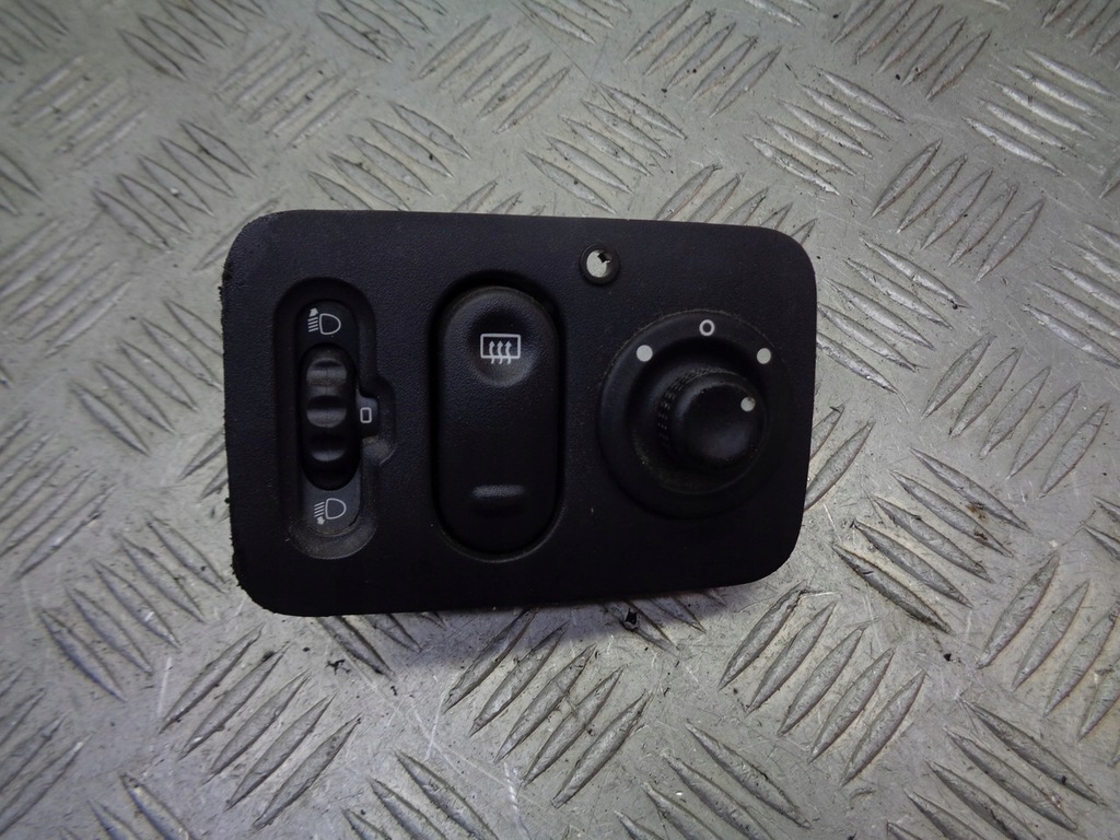 фото №1, Панель света renault thalia i 7700431686