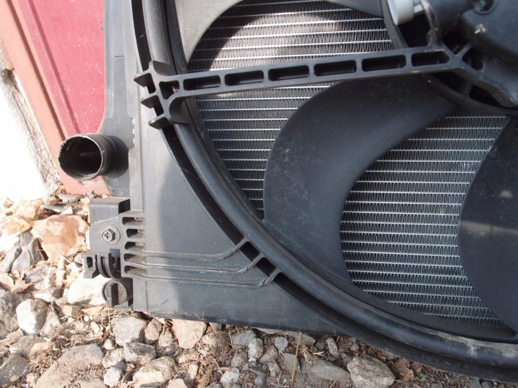 Радіатор води вентилятор qashqai 2 1.6 dci Доставка