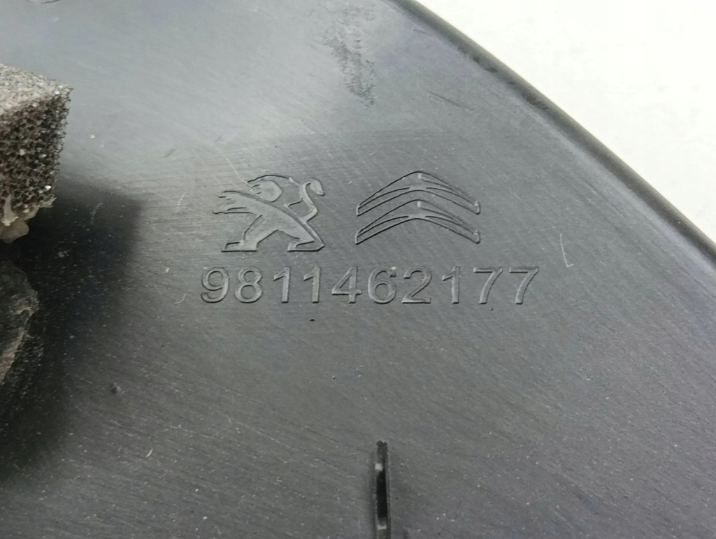 Citroen c5 aircross 2020 накладка поріг внутрішня 9811462177 Зі Шроту