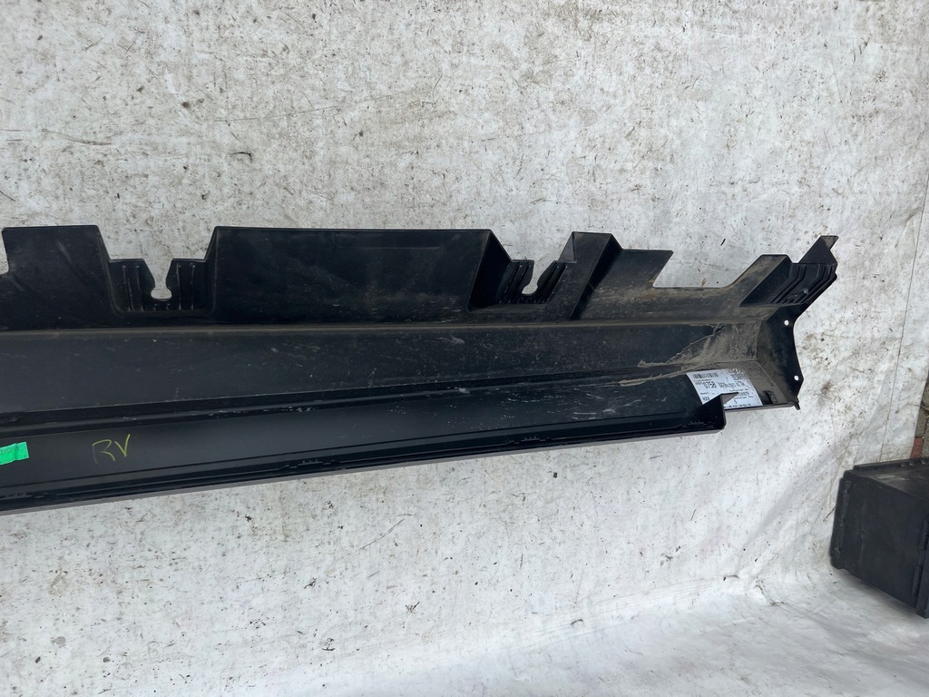 фото №12, Молдинг поріг права mercedes gle w167 amg