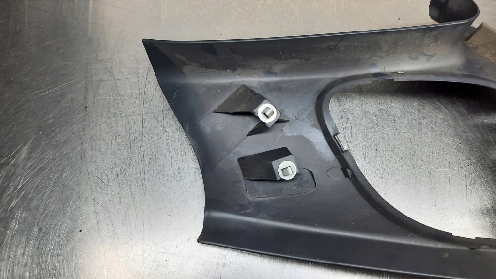 фото №10, Защита стойка багажника правая 30853470 volvo v40 00-04r