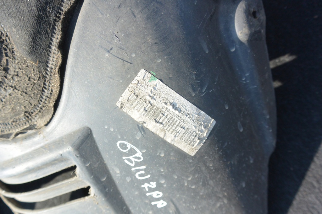 Підкрилок комплект  праве перед maserati ghibli iii Недорого