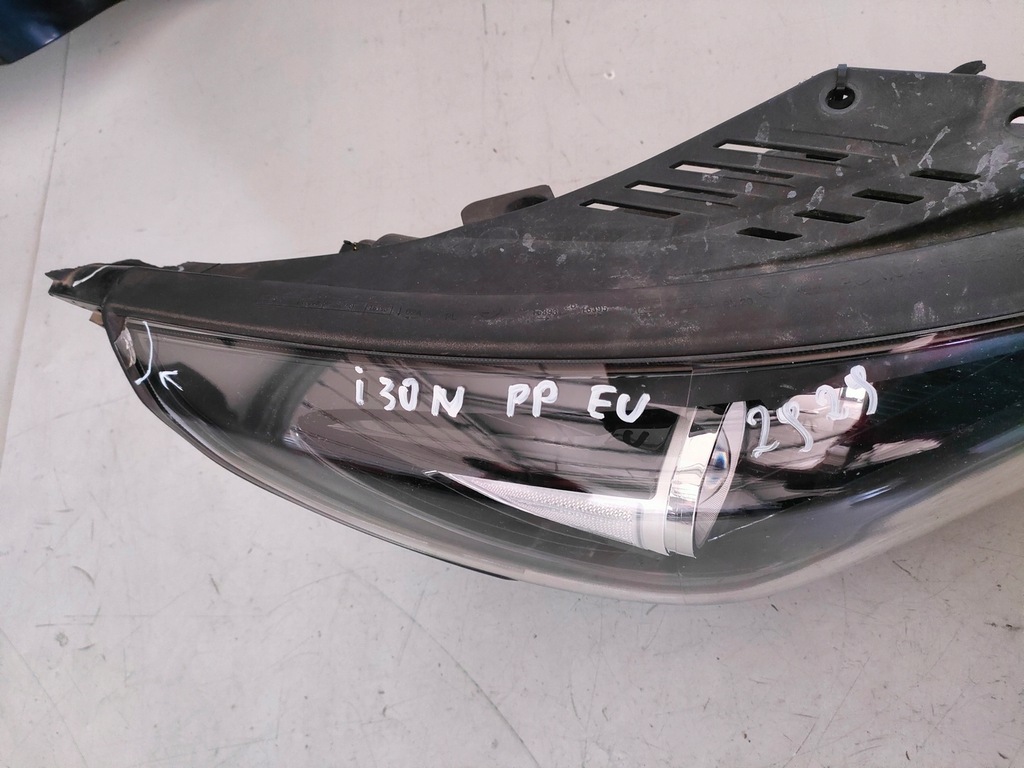 фото №12, Hyundai i30n лампа правый перед europa 92102g4120