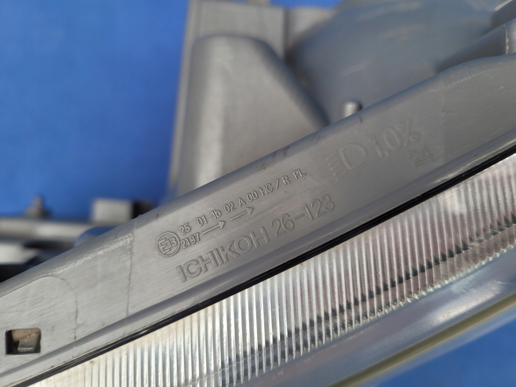 фото №11, Toyota hiace lift 2007- 07- фара лампа передняя левая ichikoh 26-123