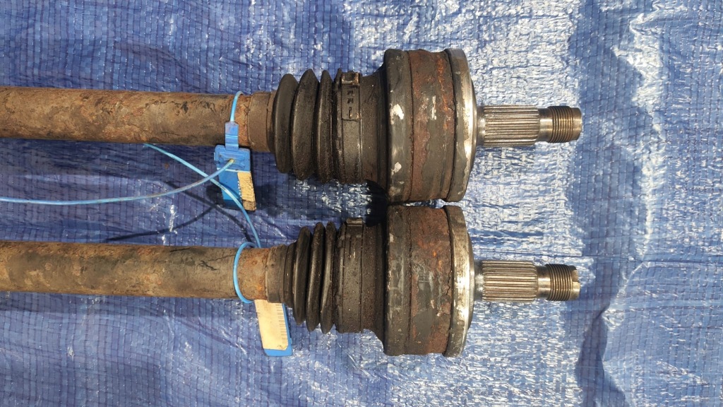 фото №3, Приводной вал левый правый задняя mercedes slk r171 w171 1.8 компрессор