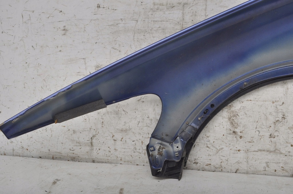 фото №9, Volvo c30 крила правий перед передній