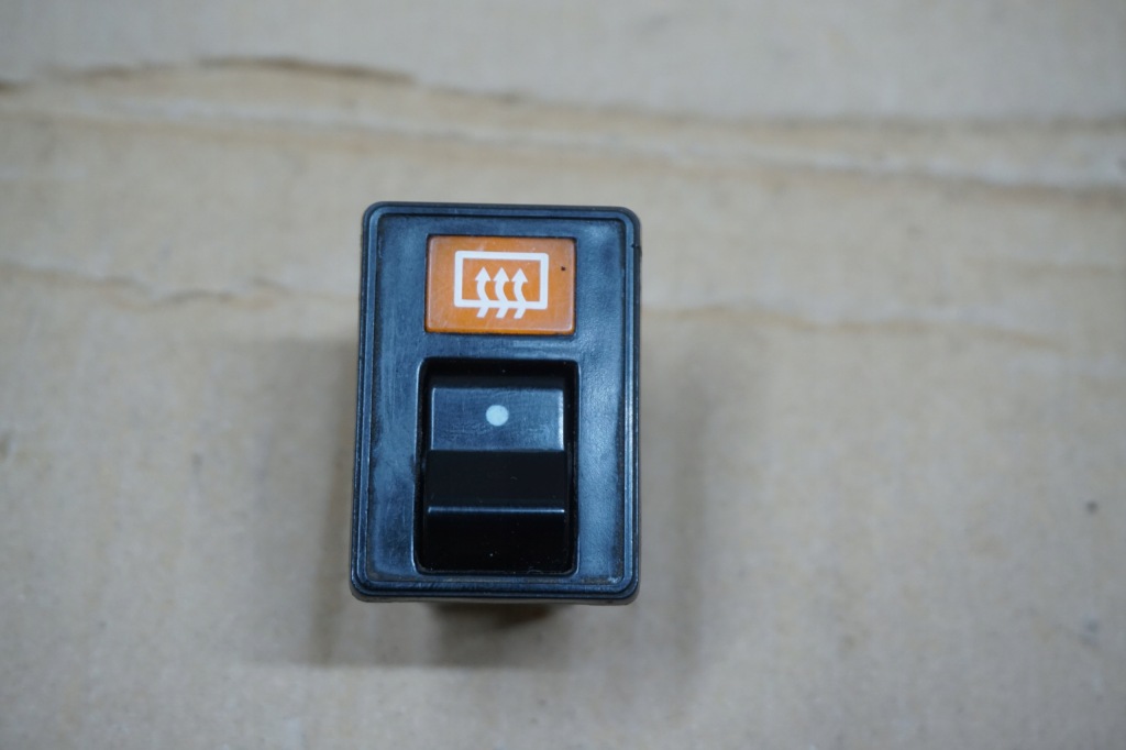 фото №2, Daihatsu rocky переключатель подогрев стекло задняя