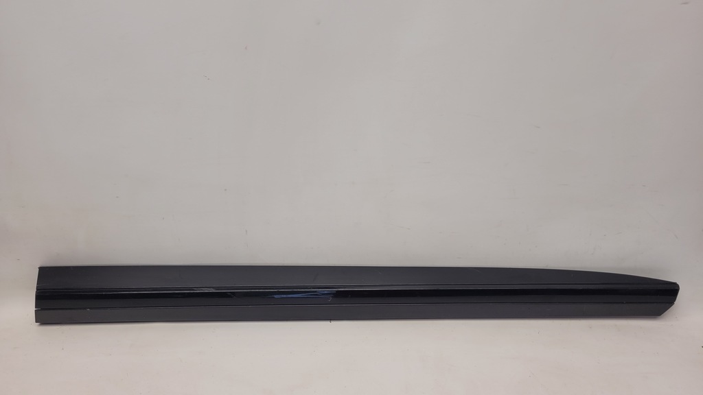 фото №1, Vw arteon молдинг na дверь правая перед oryg.