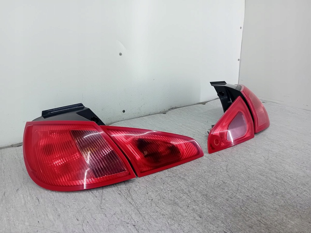 фото №9, Лампи задня комплект mitsubishi colt vi mr957365 mr957366 mn105623 mn105626