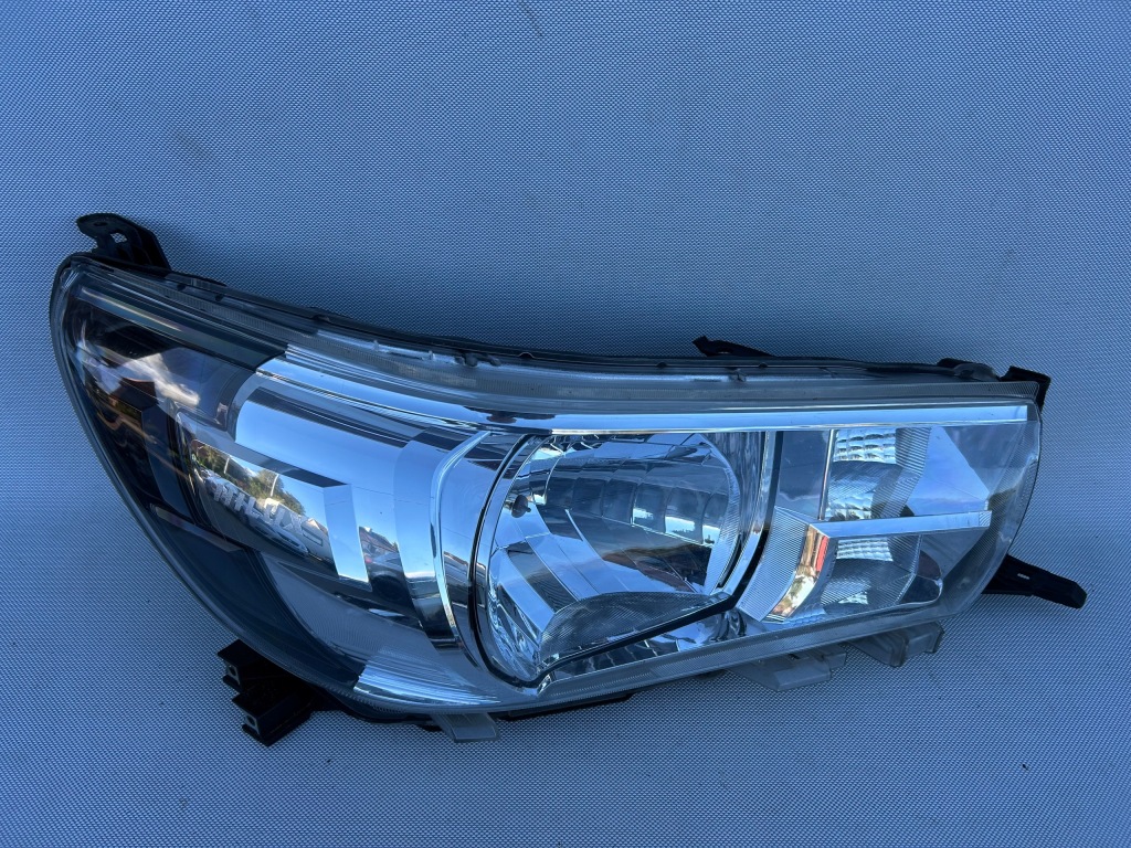 Купить Фара перед правая toyota hilux viii