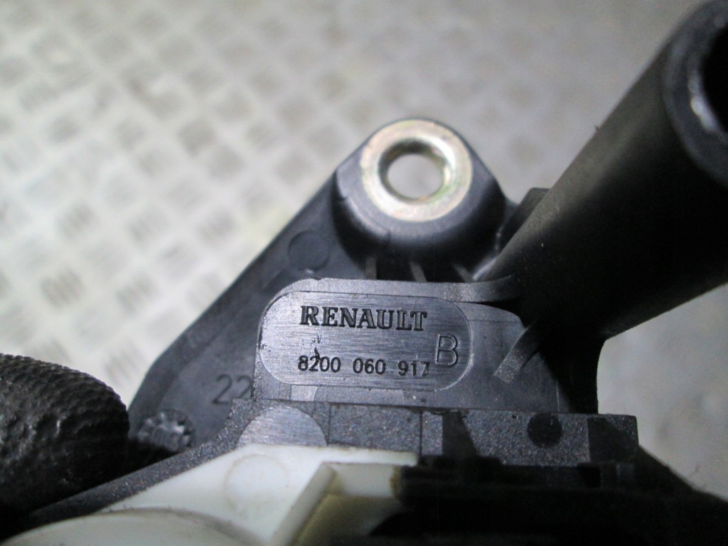 фото №6, Замок багажника do renault clio ii