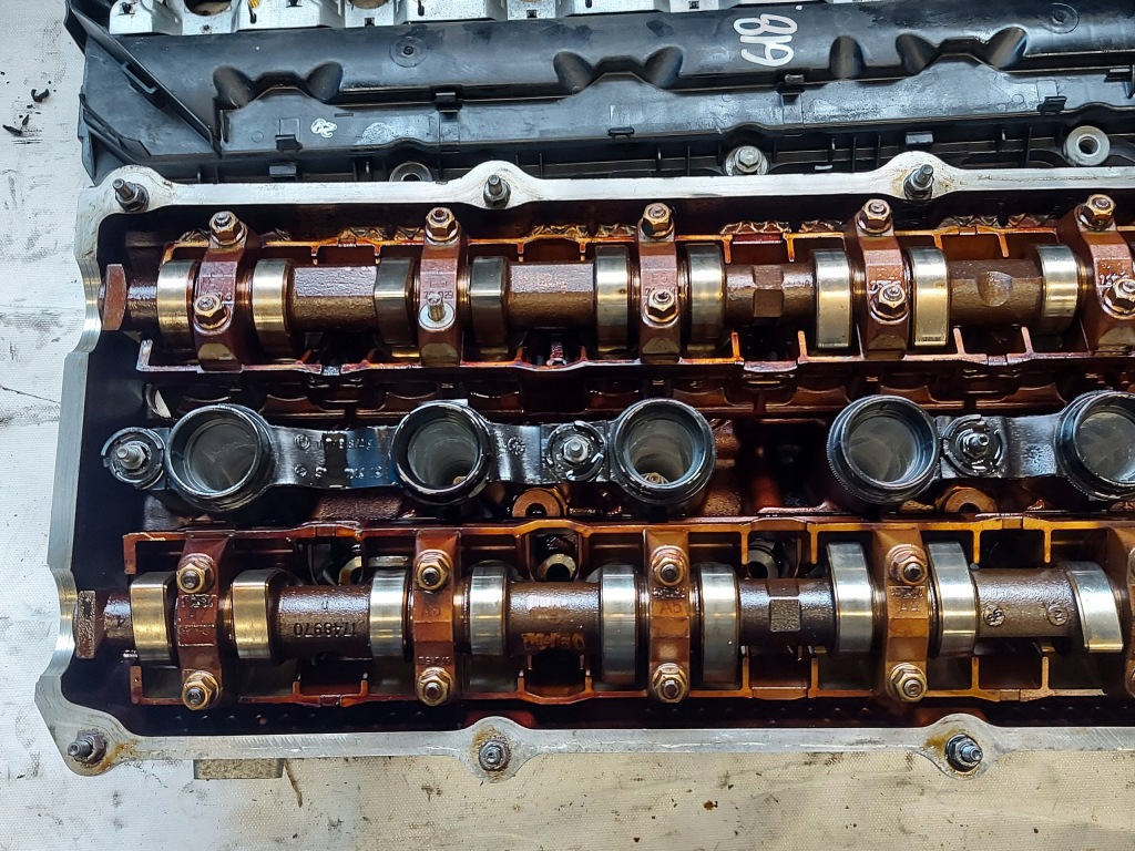 Головка bmw e46 2.0 r6 1436812 Доставка
