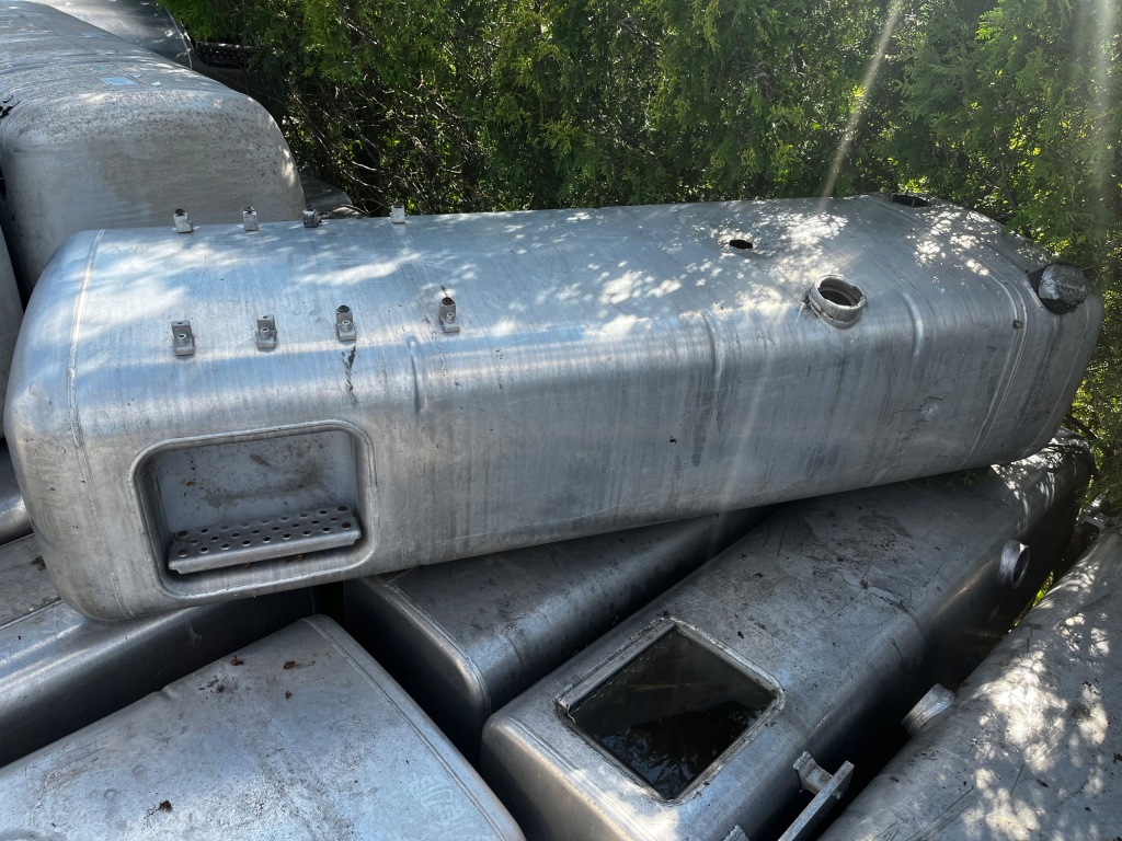 Купити Бак пального 660l mercedes actros mp4 mp5 lowdeck