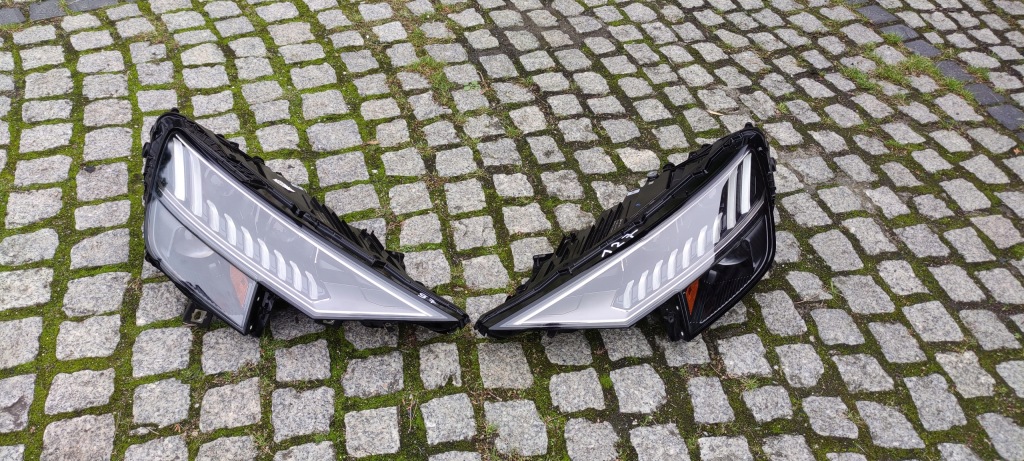 фото №1, Audi rsq8 фара 4m8941036f лампа matrix black usa rs q8 тонированная