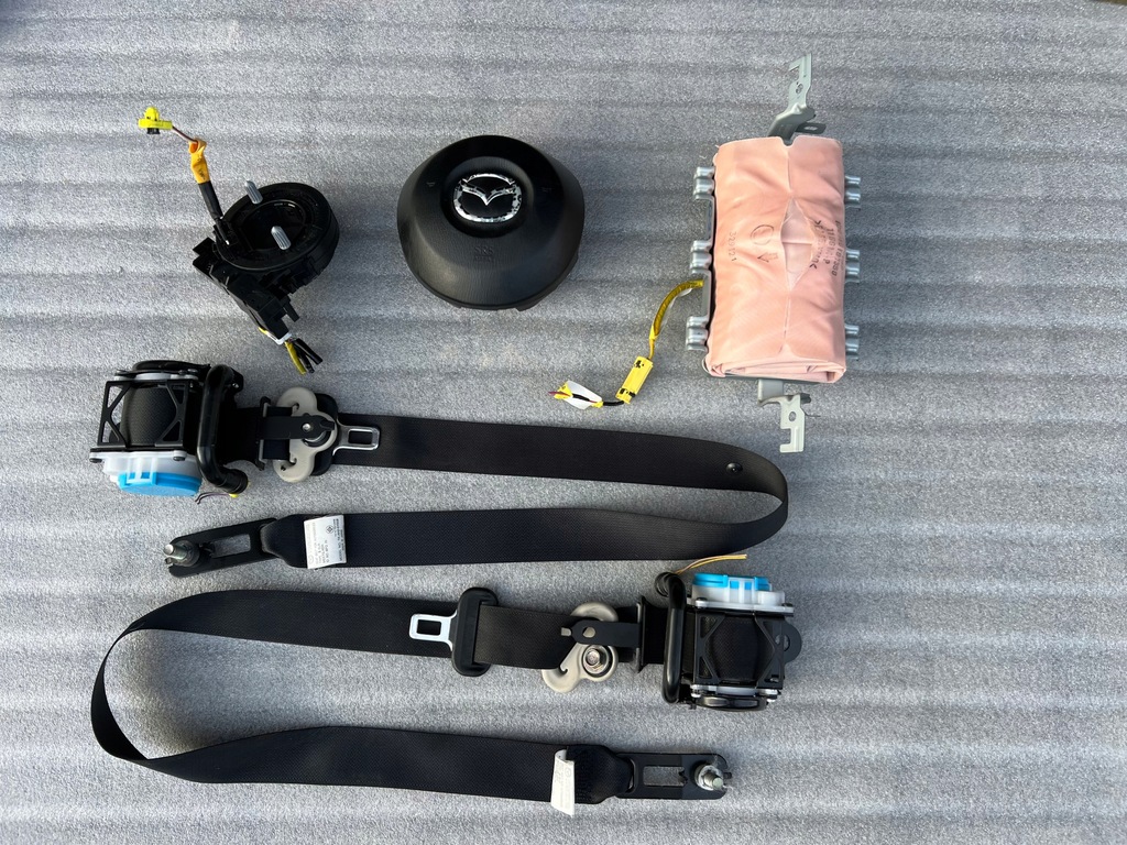 фото №1, Mazda 3 bm pas безопасности левый правый rok 2015