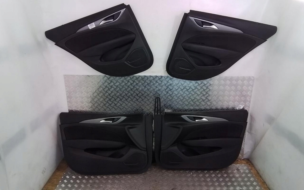 фото №1, Opel insignia b kombi обивка дверь