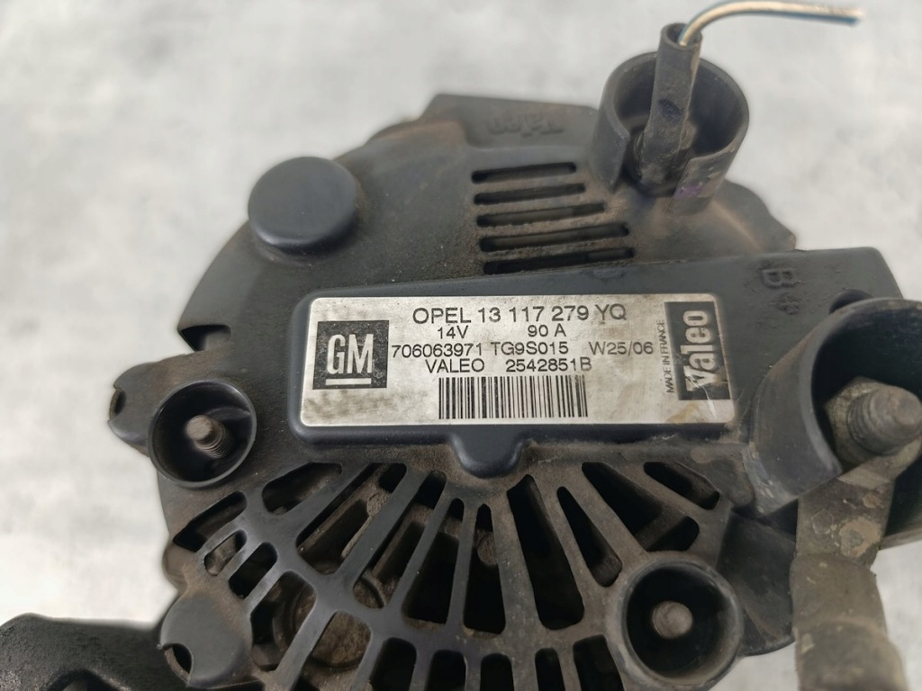 Генератор opel corsa c 13117279yq 2542851b tg9s015 1.3 cdti 70km с Разборки