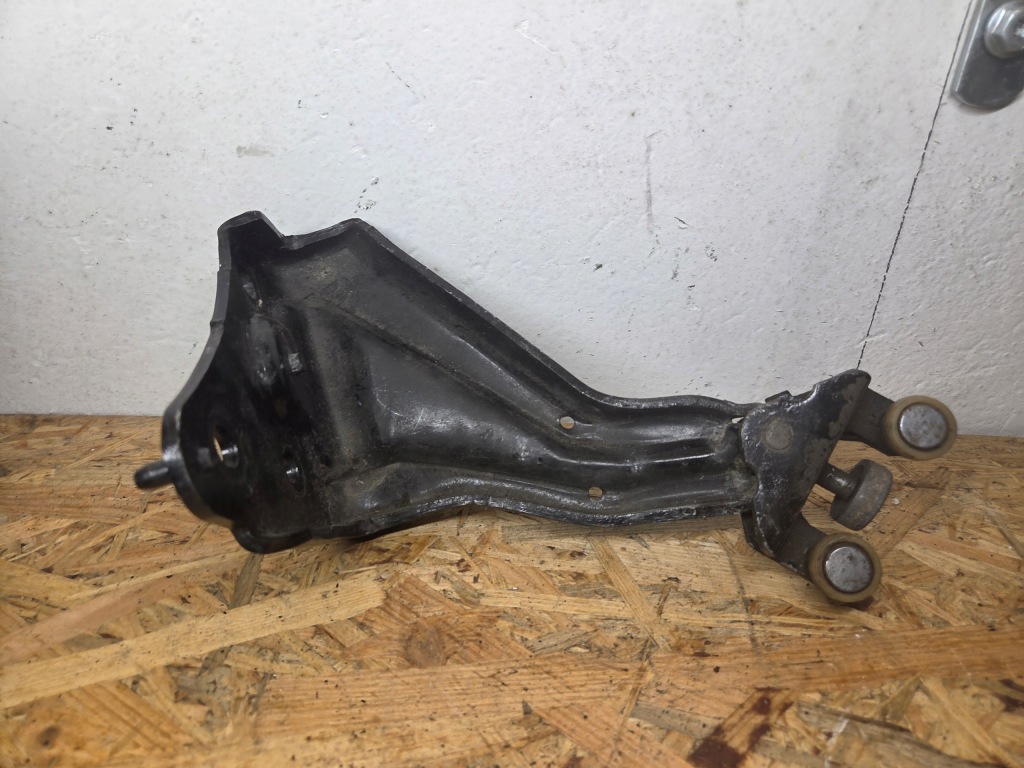 фото №1, Ролик дверь раздвижных правый задняя citroen jumpy ii 07-16r 1498205080