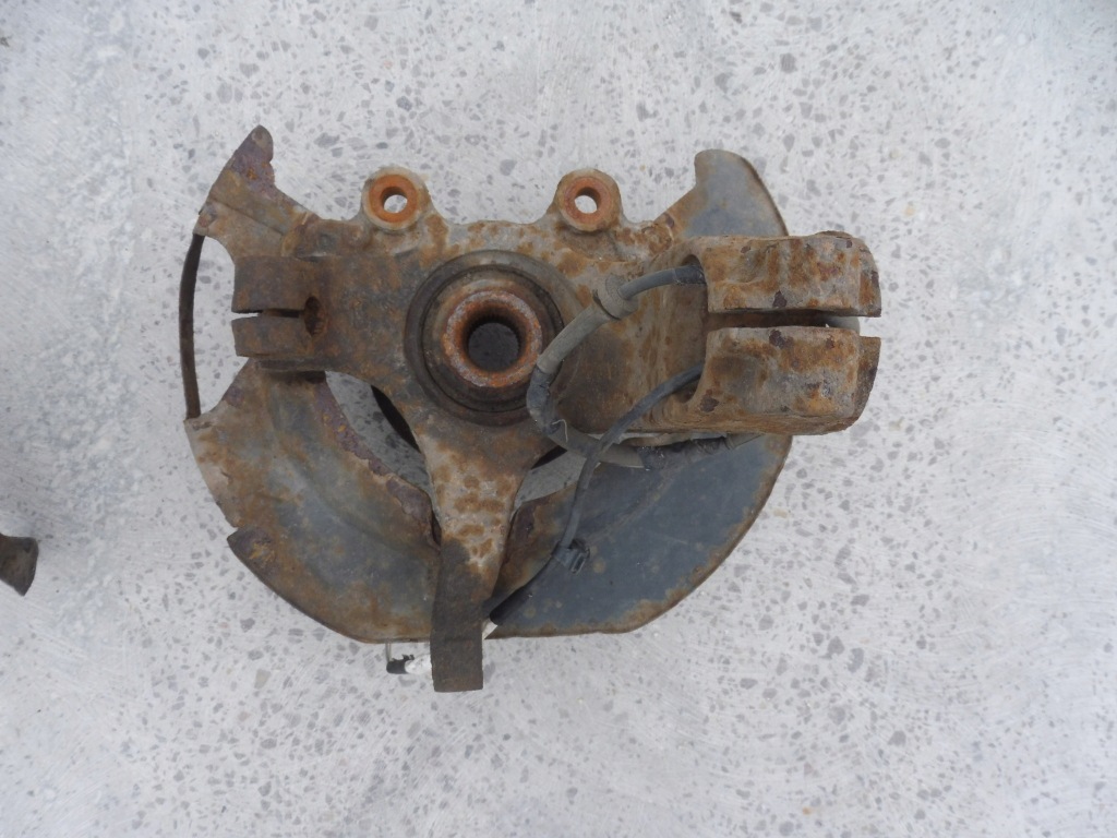 фото №1, Поворотний кулак права передня mazda 3 bk 2.0 sedan 4d