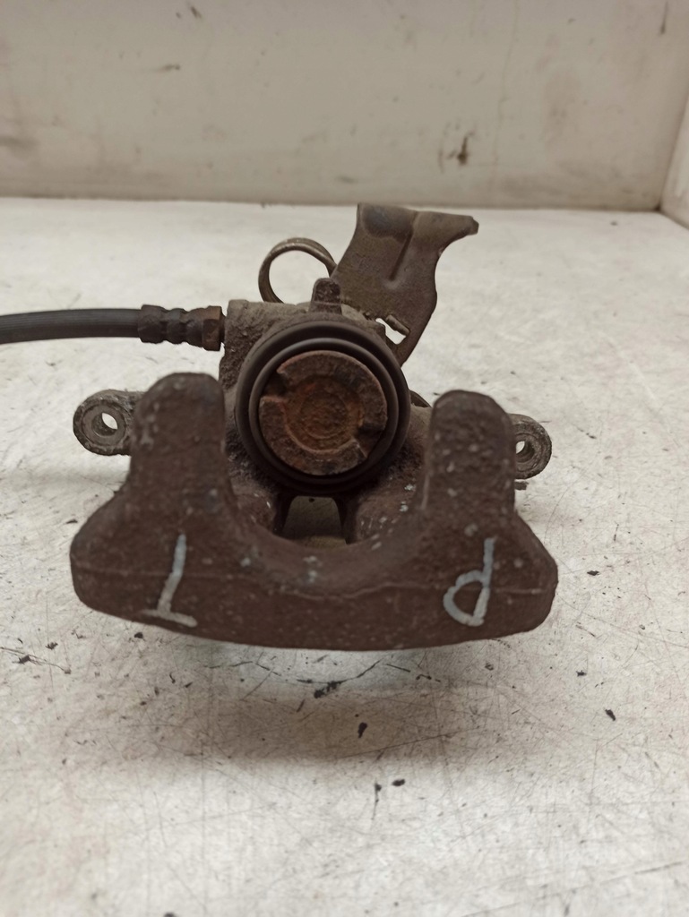 фото №1, Alfa romeo 159 kombi суппорт тормозной правый задняя