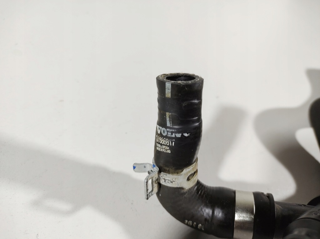 фото №11, Volvo v40 1.5 t3 12r- труба шланг воды 31686817