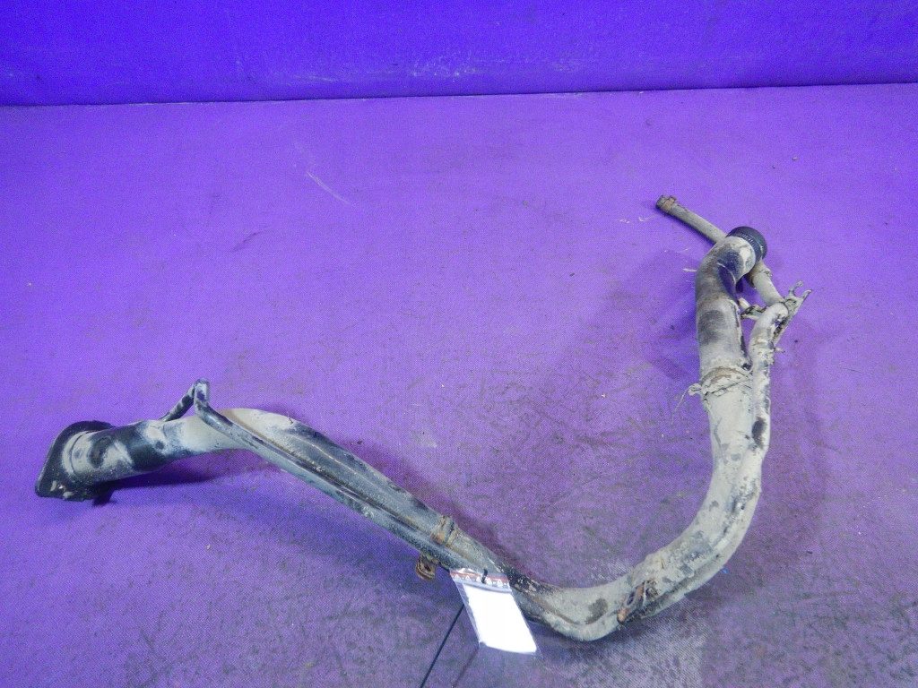 фото №3, Fiat sedici 05- 2,0 ddis 4x4 заливная горловина топлива труба заливной